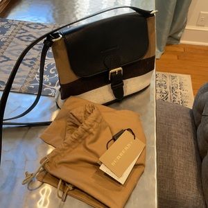 SOLD!Burberry Brit Grainy Check Gowan Black Canvas Cross Body Bag authentic